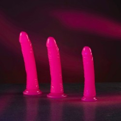 DILDO SLIM REALISTIC DILDO GLOW IN THE DARK 8'' / 20 CM ROSA REALROCK