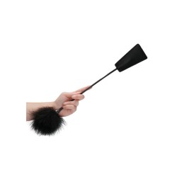 ESPANADOR DE PLUMAS COM CHIBATA PRETO OUCH!